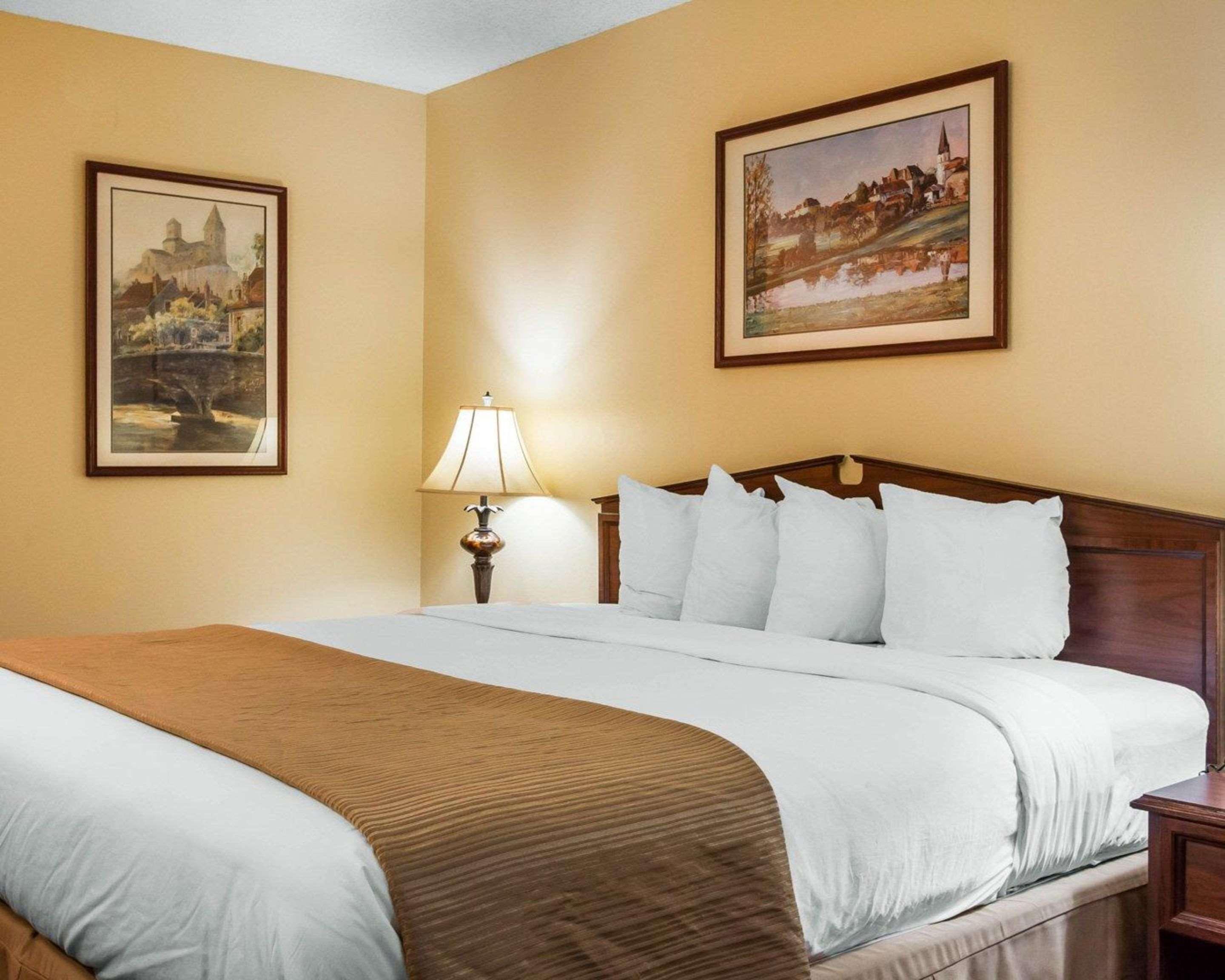 Baymont By Wyndham Selma Hotel Exterior foto