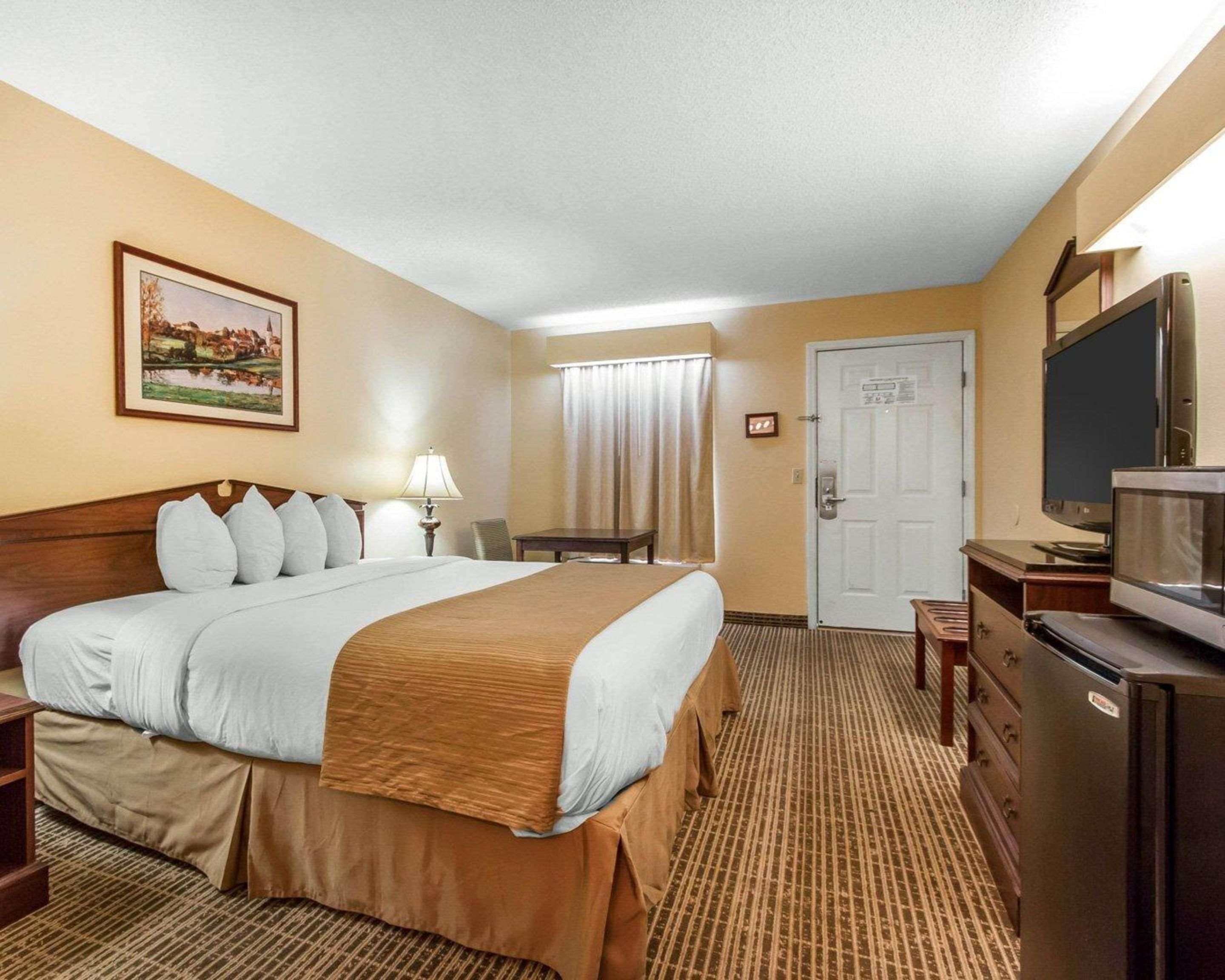 Baymont By Wyndham Selma Hotel Exterior foto