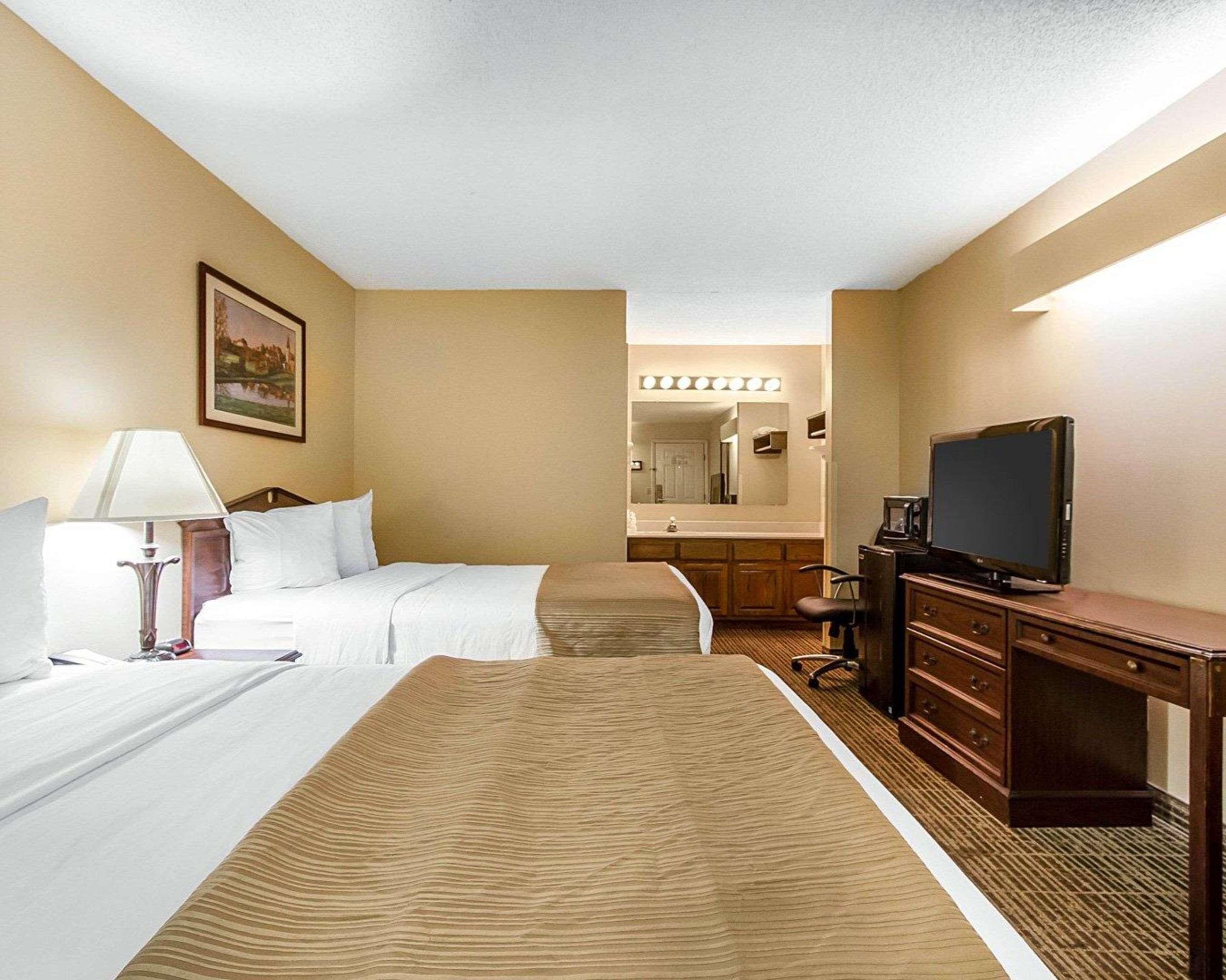 Baymont By Wyndham Selma Hotel Exterior foto