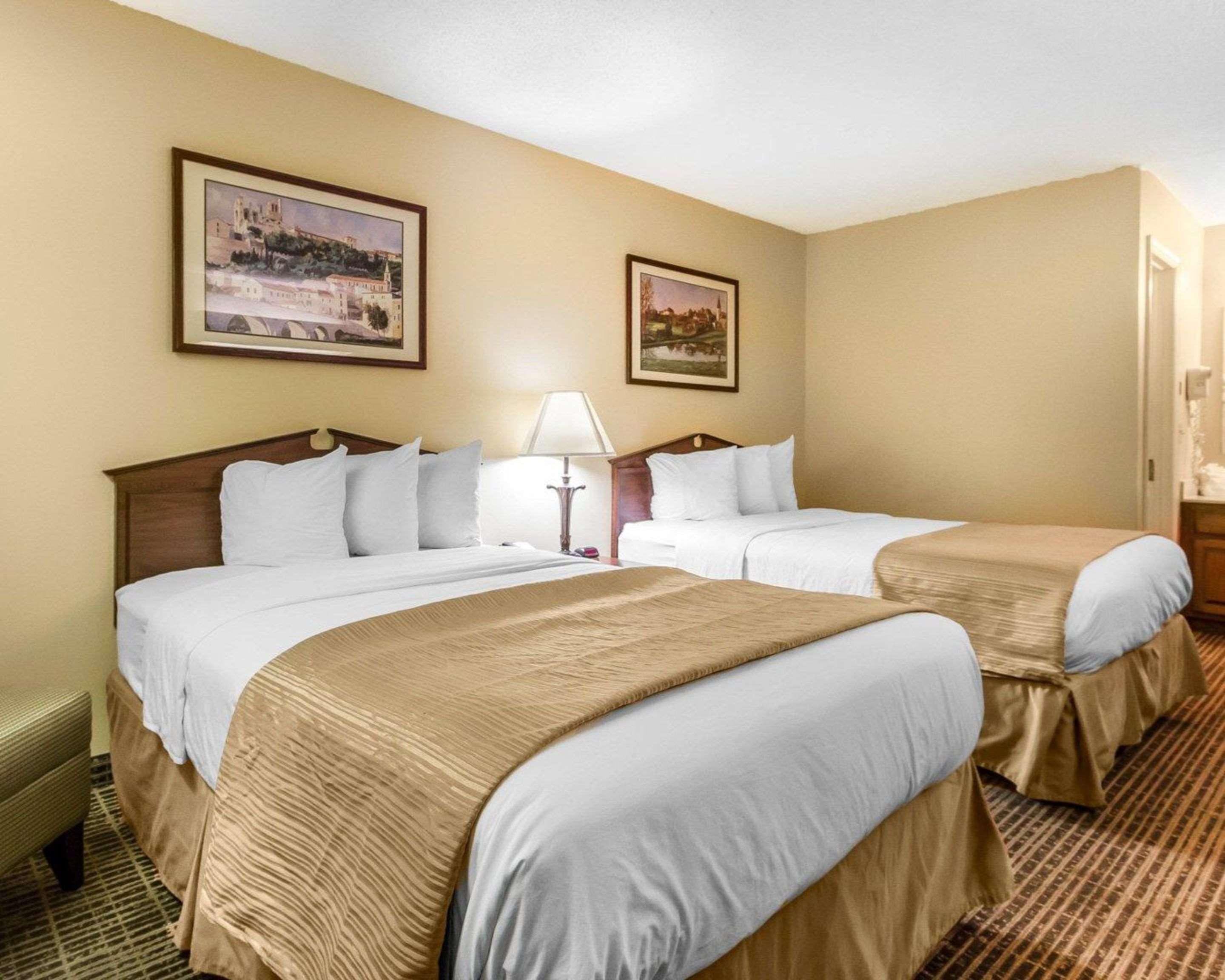 Baymont By Wyndham Selma Hotel Exterior foto