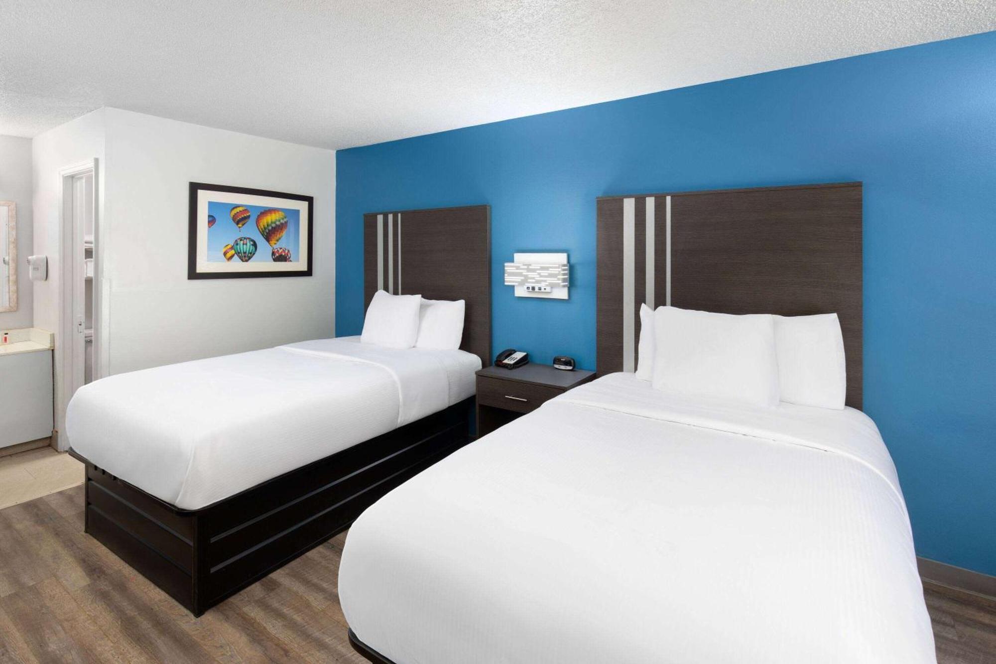 Baymont By Wyndham Selma Hotel Exterior foto