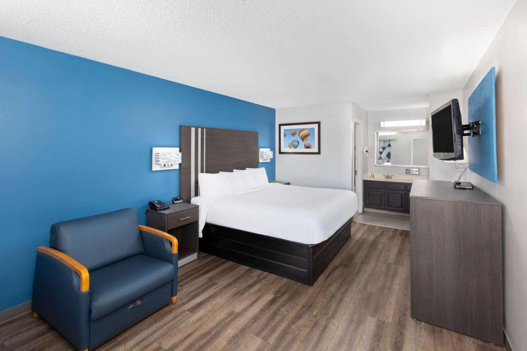 Baymont By Wyndham Selma Hotel Exterior foto