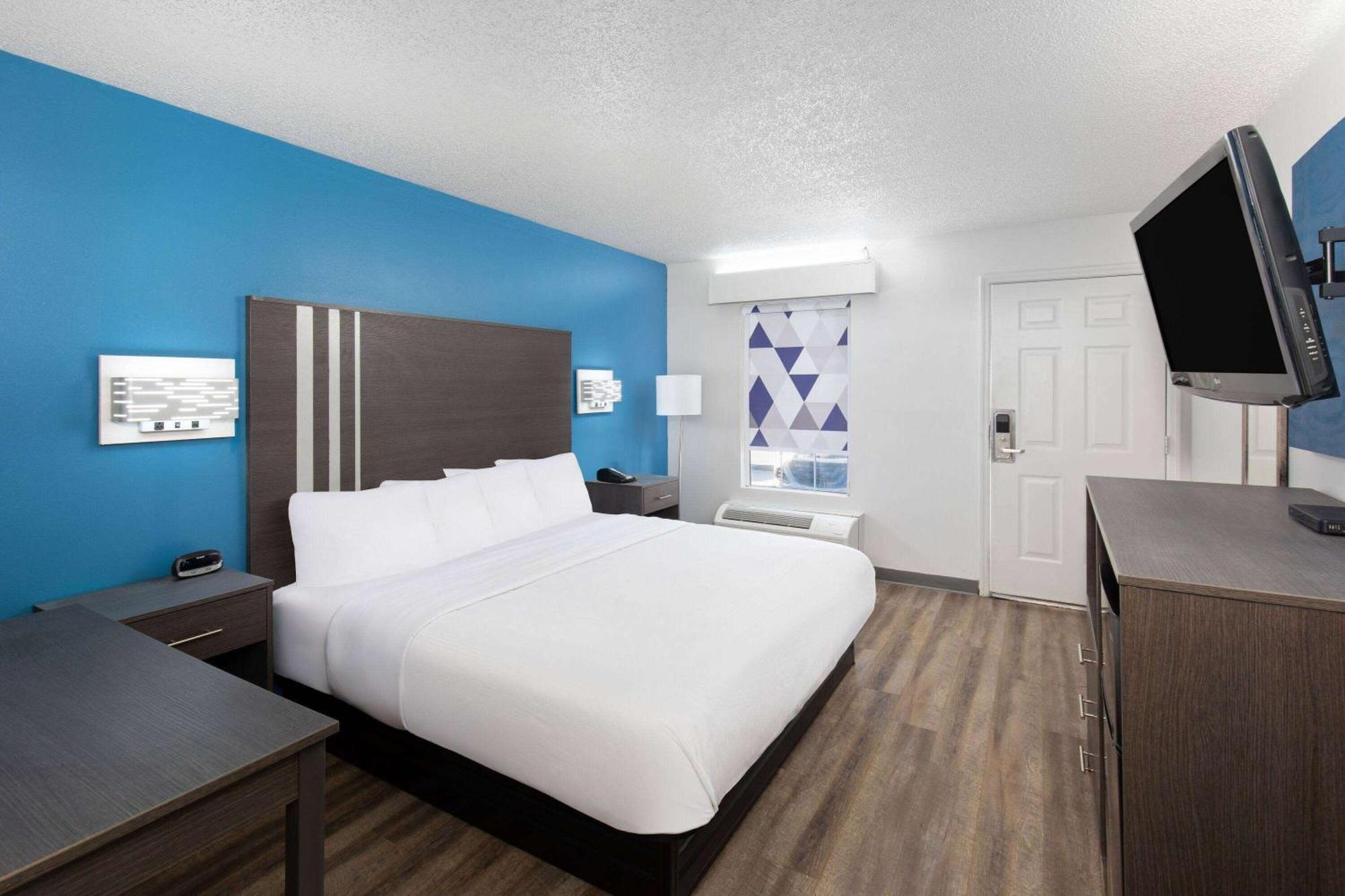 Baymont By Wyndham Selma Hotel Exterior foto