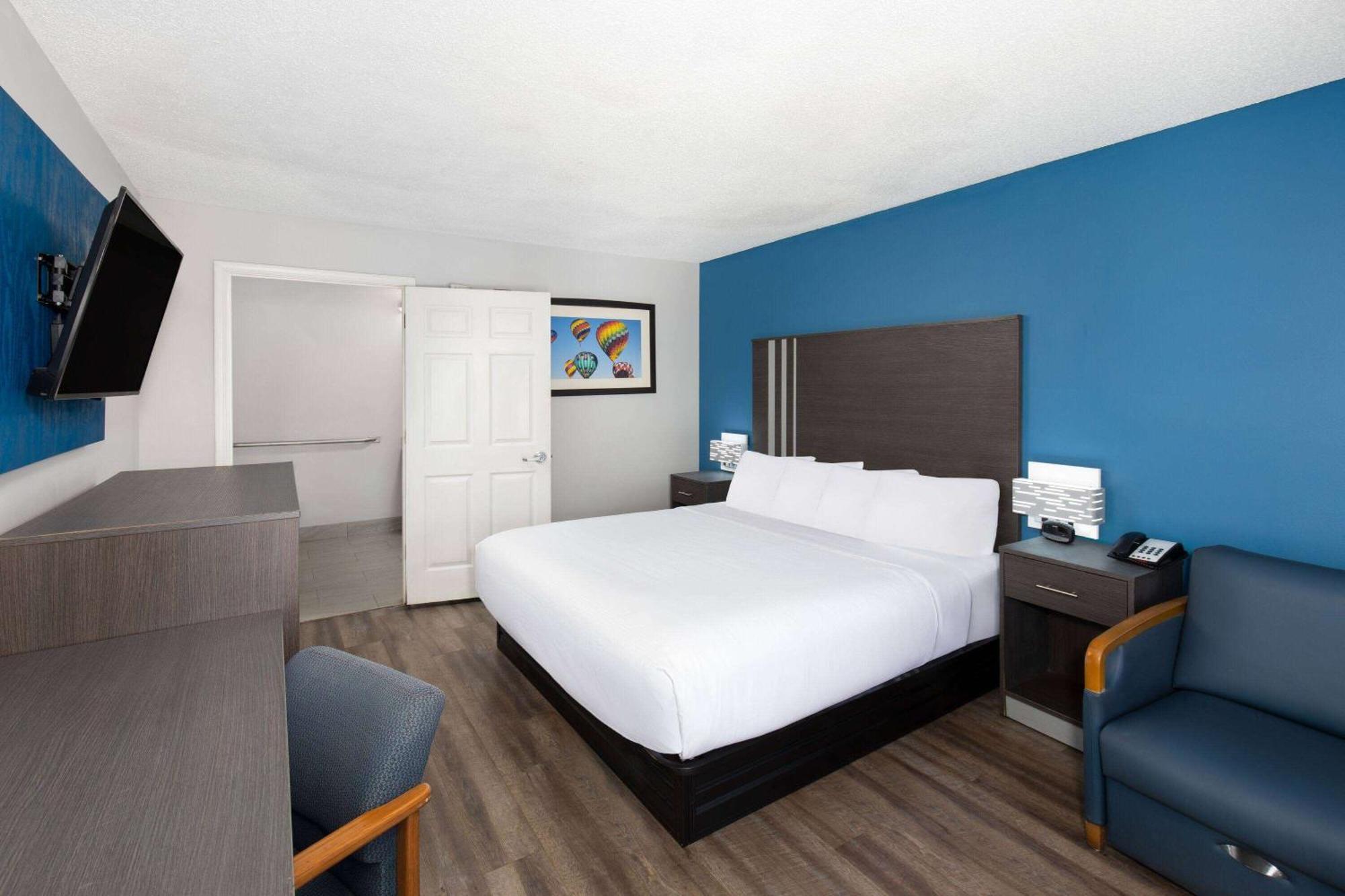 Baymont By Wyndham Selma Hotel Exterior foto